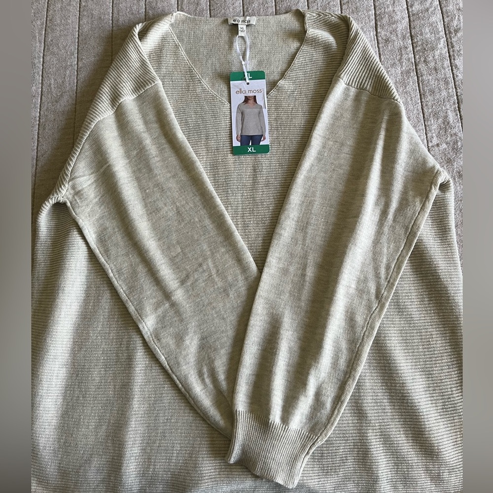 Ella Moss V-Neck sweater